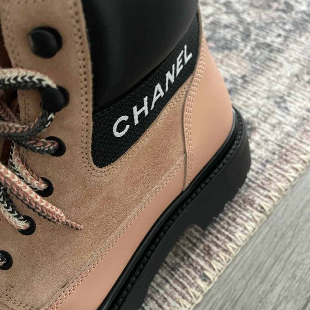 CHANEL LUG SOLE BOOTS - Picture 6 of 7